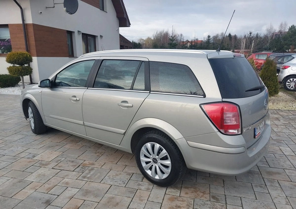 Opel Astra cena 13999 przebieg: 186000, rok produkcji 2007 z Kolbuszowa małe 781